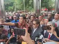Momen Hasto Tiba di Gedung KPK, Menjalani Pemeriksaan Sebagai Tersangka